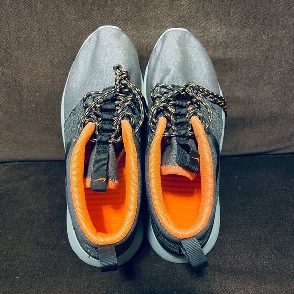 NEW Nike Roshe Run Mid QS London Mens Size 9 US Sneakers Smoke Cool Gray Granite - Picture 2 of 8